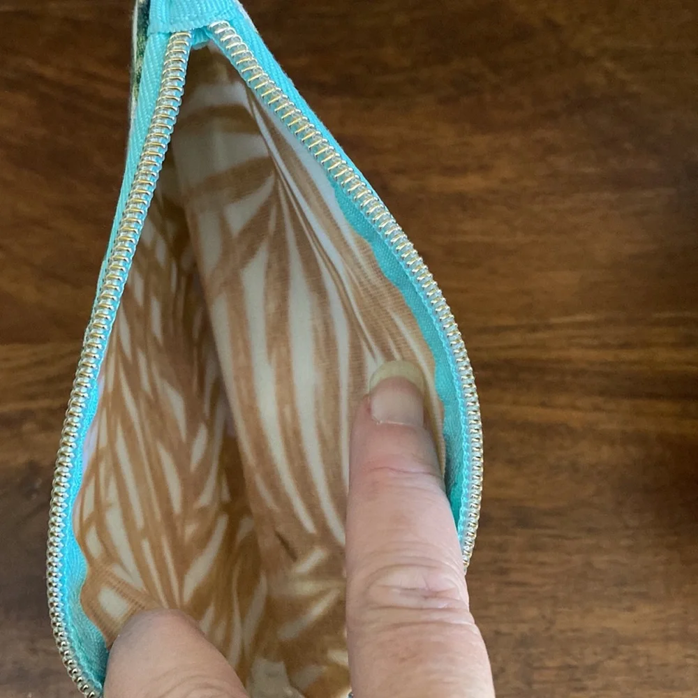 NWT Bath & Body Works Good Vibes Only Tropical Leaf Cosmetic Bag 7.5x4.5